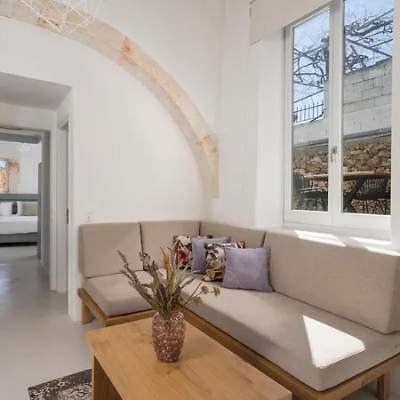 Tholos Holiday home *